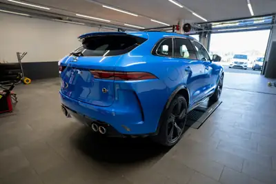 Jaguar F-Pace 5.0 V8 SVR P550 AWD — Monstre performant, 47'500 km seulement — Armaturenbrett