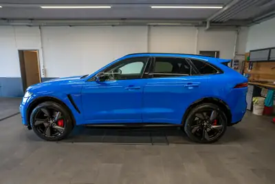 Jaguar F-Pace 5.0 V8 SVR P550 AWD — Monstre performant, 47'500 km seulement — Innenraum
