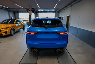 Jaguar F-Pace 5.0 V8 SVR P550 AWD — Monstre performant, 47'500 km seulement — Detail