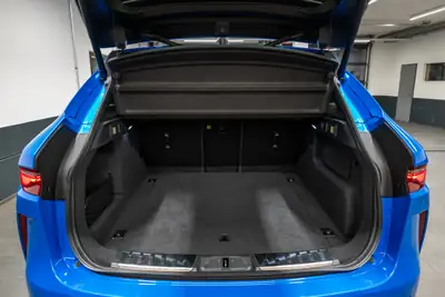 Jaguar F-Pace 5.0 V8 SVR P550 AWD — Monstre performant, 47'500 km seulement — Miniatur 7