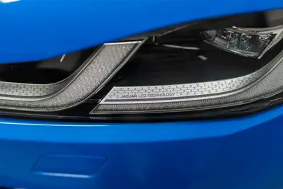 Jaguar F-Pace 5.0 V8 SVR P550 AWD — Monstre performant, 47'500 km seulement — Miniatur 11