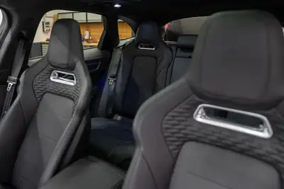 Jaguar F-Pace 5.0 V8 SVR P550 AWD — Monstre performant, 47'500 km seulement — Miniatur 13