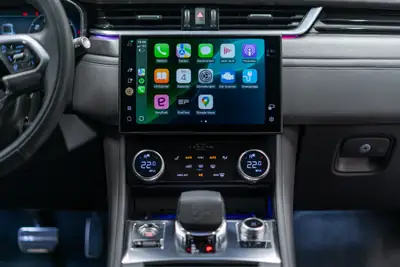 Jaguar F-Pace 5.0 V8 SVR P550 AWD — Monstre performant, 47'500 km seulement — Miniatur 16