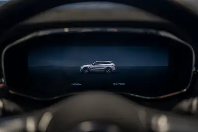 Jaguar F-Pace 5.0 V8 SVR P550 AWD — Monstre performant, 47'500 km seulement — Miniatur 19