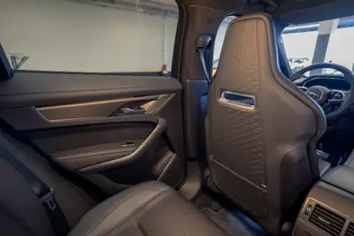 Jaguar F-Pace 5.0 V8 SVR P550 AWD — Monstre performant, 47'500 km seulement — Miniatur 22