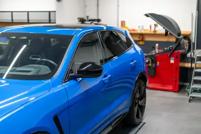 Jaguar F-Pace 5.0 V8 SVR P550 AWD — Monstre performant, 47'500 km seulement — Miniatur 25
