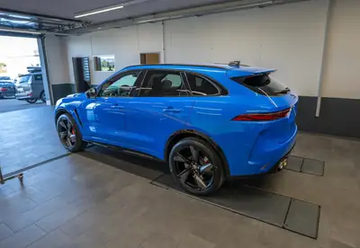 Jaguar F-Pace 5.0 V8 SVR P550 AWD — Monstre performant, 47'500 km seulement — Miniatur 27