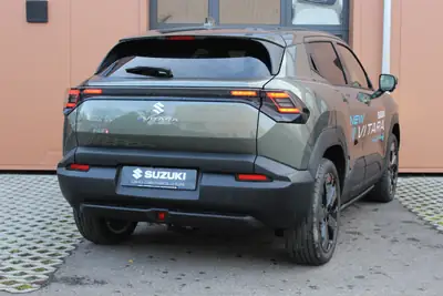 Suzuki e-Vitara 61kWh Compact Top 4x4 — SUV électrique avec grande autonomie et toit ouvrant — détail