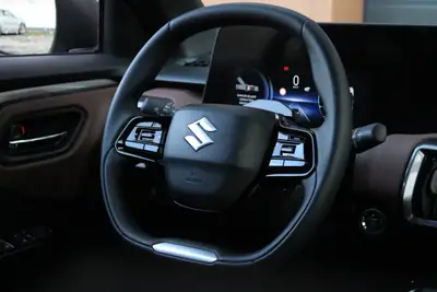 Suzuki e-Vitara 61kWh Compact Top 4x4 — SUV électrique avec grande autonomie et toit ouvrant — Miniature 10