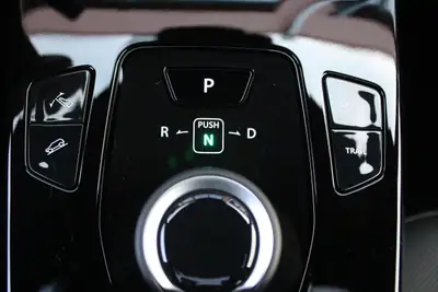 Suzuki e-Vitara 61kWh Compact Top 4x4 — SUV électrique avec grande autonomie et toit ouvrant — Miniature 17