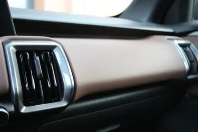 Suzuki e-Vitara 61kWh Compact Top 4x4 — SUV électrique avec grande autonomie et toit ouvrant — Miniature 19