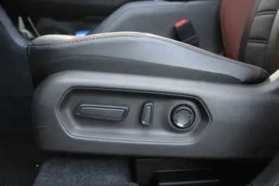 Suzuki e-Vitara 61kWh Compact Top 4x4 — SUV électrique avec grande autonomie et toit ouvrant — Miniature 23