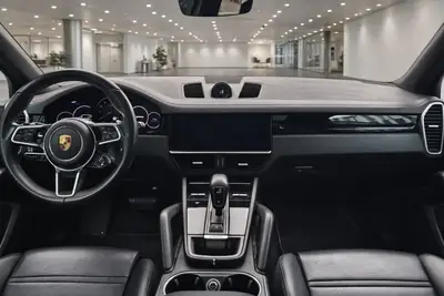 Porsche Cayenne E-Hybrid Platinum Edition — SUV haute performance, hybride rechargeable, 74'000 km — detail