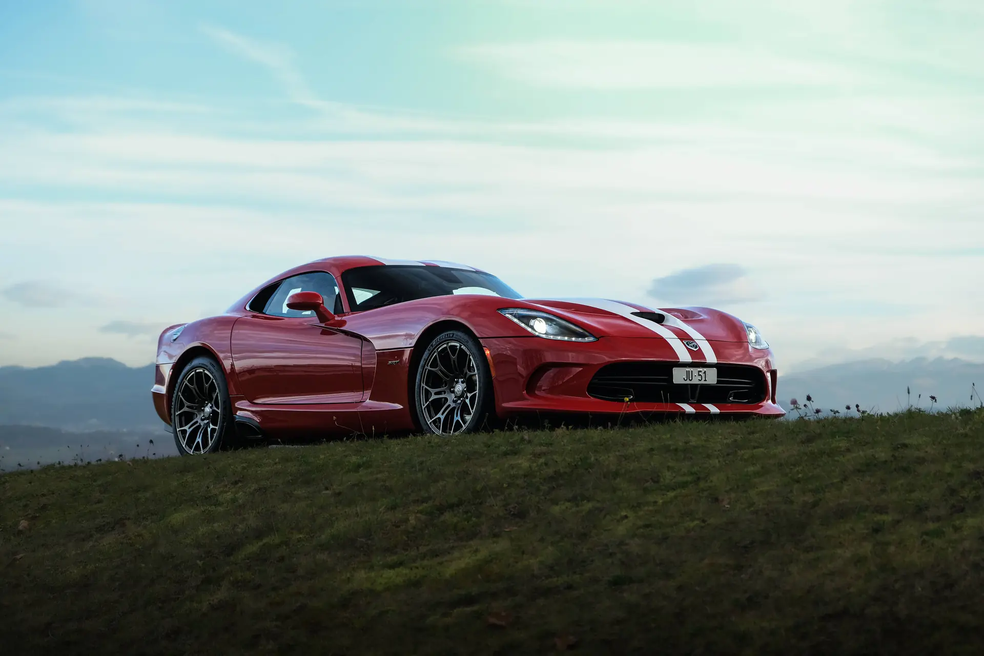 Dodge Viper SRT 2013 — Légendaire muscle car américain, 649 ch purs