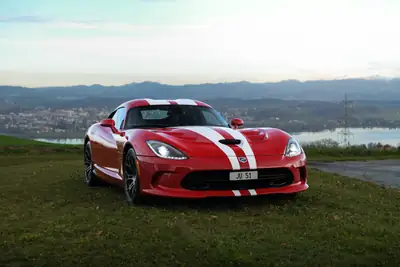 Dodge Viper SRT 2013 — Légendaire muscle car américain, 649 ch purs — Heckansicht