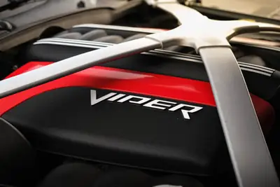 Dodge Viper SRT 2013 — Légendaire muscle car américain, 649 ch purs — Miniatur 12