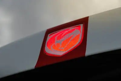 Dodge Viper SRT 2013 — Légendaire muscle car américain, 649 ch purs — Miniatur 16