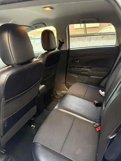 Peugeot 4008 1.6 HDi Active 4WD — SUV robuste, diesel économique, 4x4 authentique — arrière