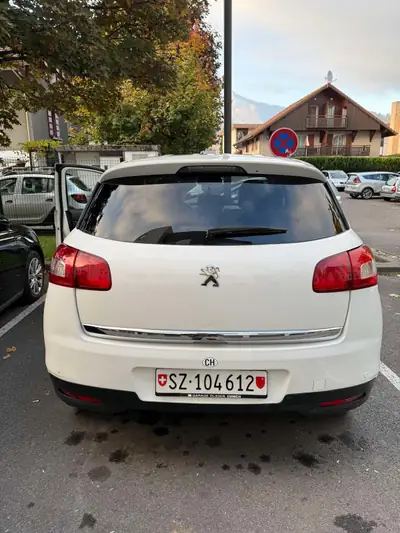 Peugeot 4008 1.6 HDi Active 4WD — SUV robuste, diesel économique, 4x4 authentique — détail