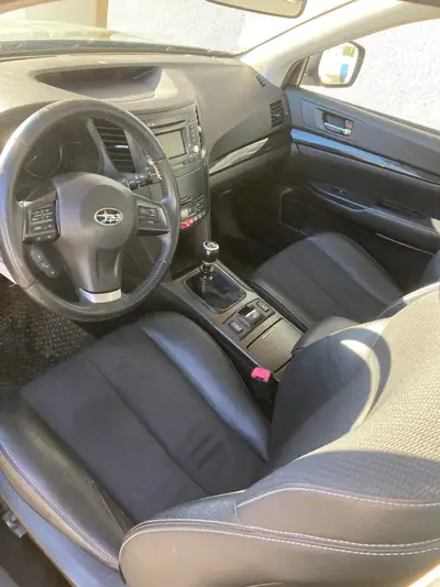 Subaru Outback 2.0D Swiss AWD — Robuste break diesel, traction intégrale, sans sinistre — rear view