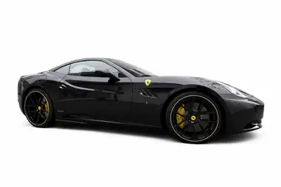 Ferrari California 4.3 V8 — Cabriolet légendaire, 490 ch, kilométrage maîtrisé — rear view