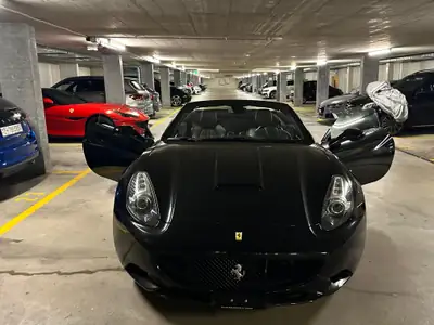 Ferrari California 4.3 V8 — Cabriolet légendaire, 490 ch, kilométrage maîtrisé — interior
