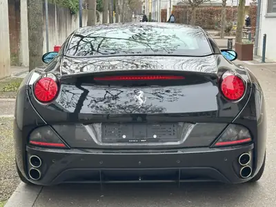 Ferrari California 4.3 V8 — Cabriolet légendaire, 490 ch, kilométrage maîtrisé — dashboard