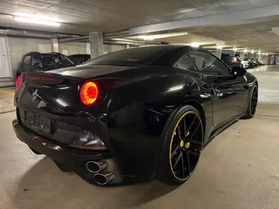 Ferrari California 4.3 V8 — Cabriolet légendaire, 490 ch, kilométrage maîtrisé — detail