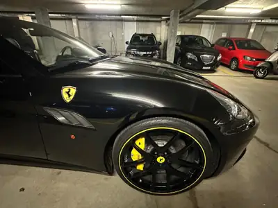 Ferrari California 4.3 V8 — Cabriolet légendaire, 490 ch, kilométrage maîtrisé — Thumbnail 11
