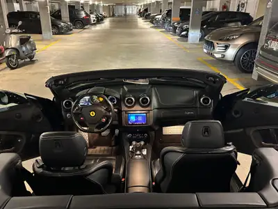 Ferrari California 4.3 V8 — Cabriolet légendaire, 490 ch, kilométrage maîtrisé — Thumbnail 12