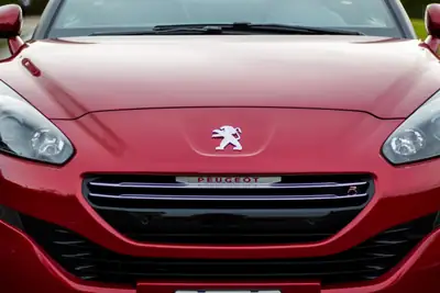 Peugeot RCZ R 1.6 Turbo — Coupé sportif 270 ch, seulement 48'000 km — Heckansicht
