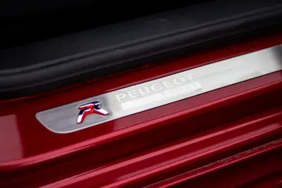 Peugeot RCZ R 1.6 Turbo — Coupé sportif 270 ch, seulement 48'000 km — Miniatur 13