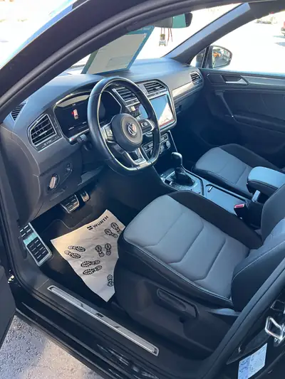 VW Tiguan 2.0 TSI Highline 4Motion — SUV polyvalent, intégralement révisé — Armaturenbrett