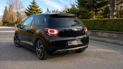 DS 3 1.2 PureTech Sport Chic — Citadine stylée, 85 000 km, moteur économe — cruscotto