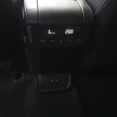 Toyota Highlander 2.5 HSD Premium — SUV 7 places hybride, 71 500 km seulement — Miniature 11