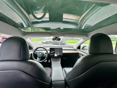 Tesla Model 3 2021 — Berline électrique performante, 105 000 km — Heckansicht