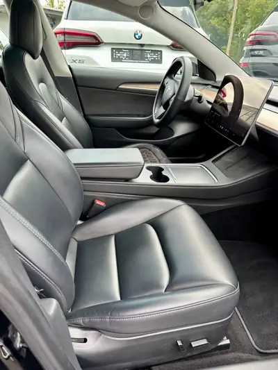 Tesla Model 3 2021 — Berline électrique performante, 105 000 km — Armaturenbrett