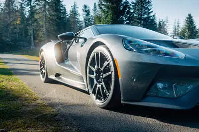 Ford GT 2018 — Supercar légendaire, 3 200 km seulement — Miniatur 14