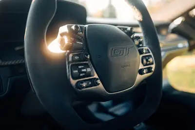 Ford GT 2018 — Supercar légendaire, 3 200 km seulement — Miniatur 15