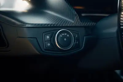 Ford GT 2018 — Supercar légendaire, 3 200 km seulement — Miniatur 16