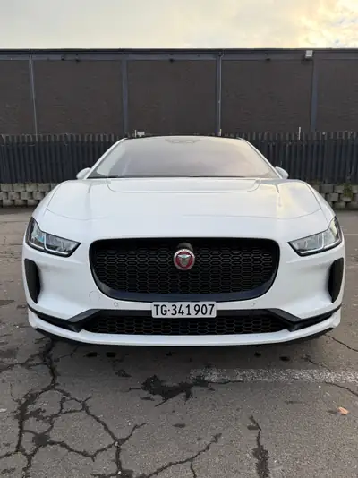 Jaguar I-PACE EV400 S AWD — SUV électrique haute performance, 70'000 km — side view