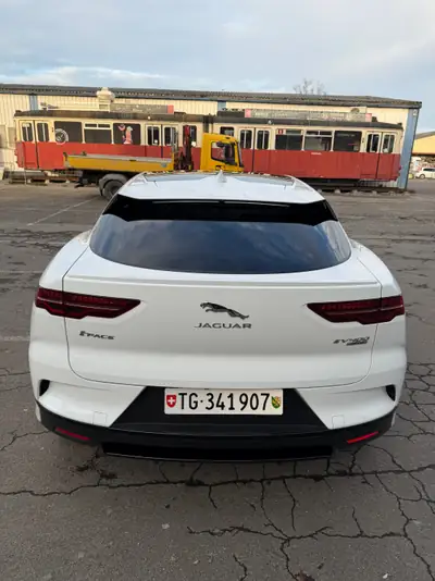 Jaguar I-PACE EV400 S AWD — SUV électrique haute performance, 70'000 km — detail