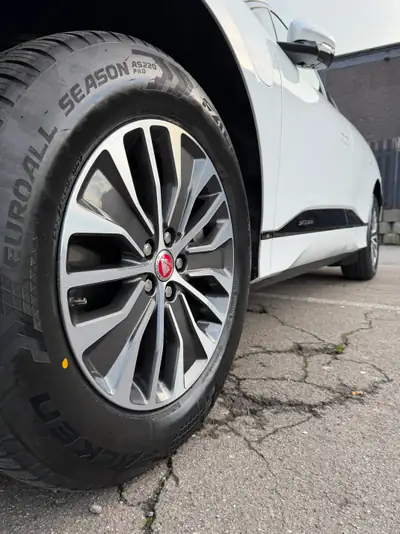Jaguar I-PACE EV400 S AWD — SUV électrique haute performance, 70'000 km — Thumbnail 7