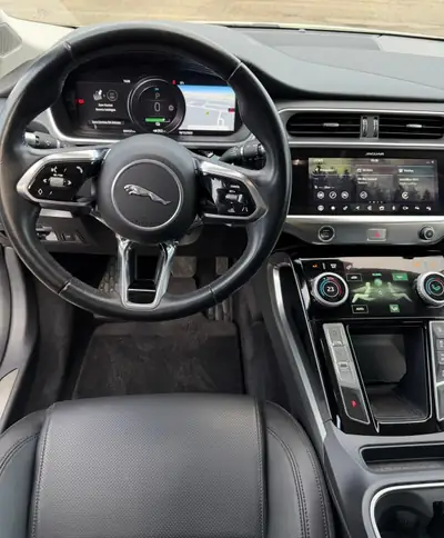 Jaguar I-PACE EV400 S AWD — SUV électrique haute performance, 70'000 km — Thumbnail 12