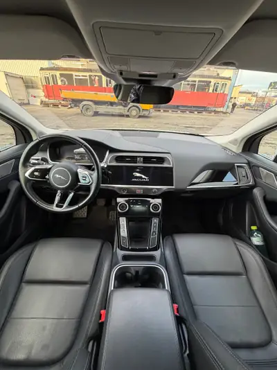 Jaguar I-PACE EV400 S AWD — SUV électrique haute performance, 70'000 km — Thumbnail 11