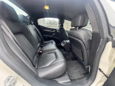 Maserati Ghibli D 3.0 V6 — Berline de prestige diesel, 120'000 km, sans sinistre — Miniatura 10