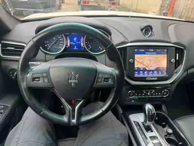 Maserati Ghibli D 3.0 V6 — Berline de prestige diesel, 120'000 km, sans sinistre — Miniatura 14