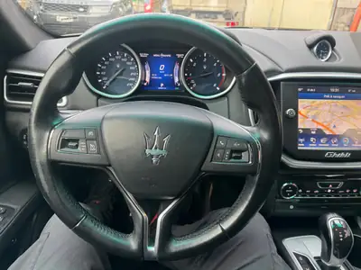 Maserati Ghibli D 3.0 V6 — Berline de prestige diesel, 120'000 km, sans sinistre — Miniatura 15