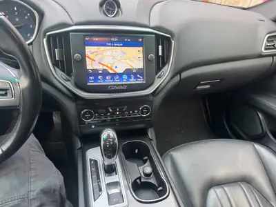 Maserati Ghibli D 3.0 V6 — Berline de prestige diesel, 120'000 km, sans sinistre — Miniatura 16