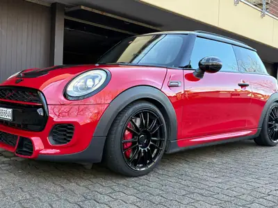 MINI JCW 2015 — Sportive compacte, moteur révisé, 231 ch et toit ouvrant — Miniatura 9